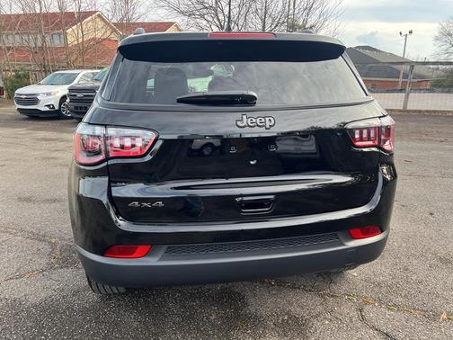 Diamond Black 2026 Jeep Compass Latitude