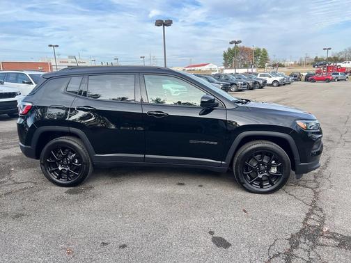 Diamond Black 2026 Jeep Compass Latitude