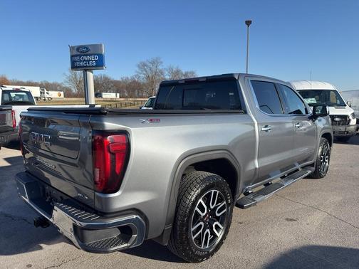 2020 GMC Sierra 1500 SLT