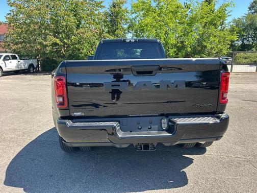 Diamond Black 2026 RAM 3500 Big Horn