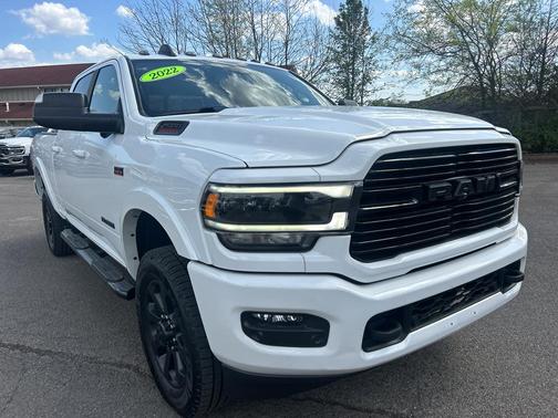 Bright White Clearcoat 2022 RAM 2500 Laramie