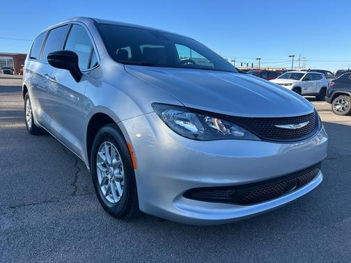 2026 Chrysler Voyager LX