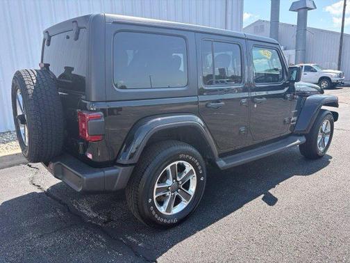 Black Clearcoat 2022 Jeep Wrangler Unlimited Sahara