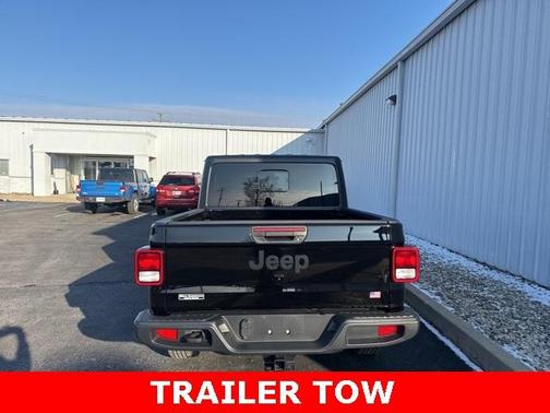 2022 Jeep Gladiator Sport