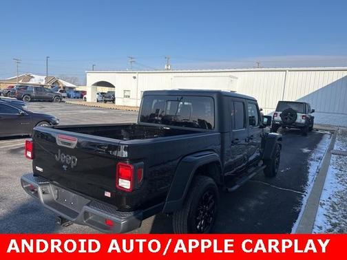 2022 Jeep Gladiator Sport