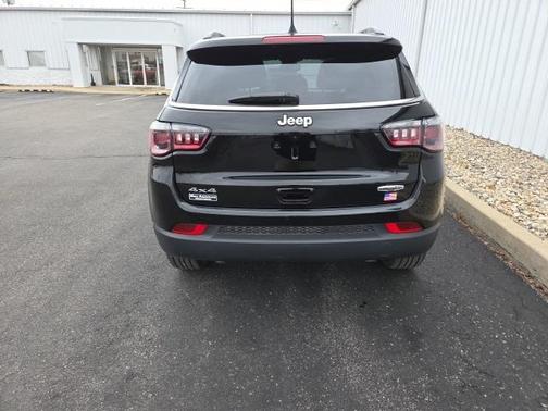 2024 Jeep Compass Latitude Lux