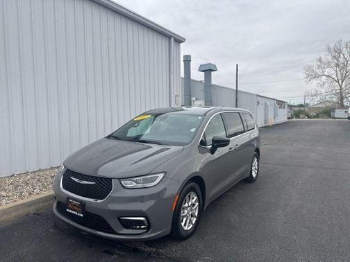 Ceramic Gray Clearcoat 2025 Chrysler Pacifica Select