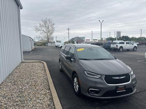 Ceramic Gray Clearcoat 2025 Chrysler Pacifica Select