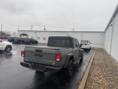 2023 Jeep Gladiator Sport