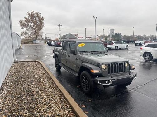 2023 Jeep Gladiator Sport