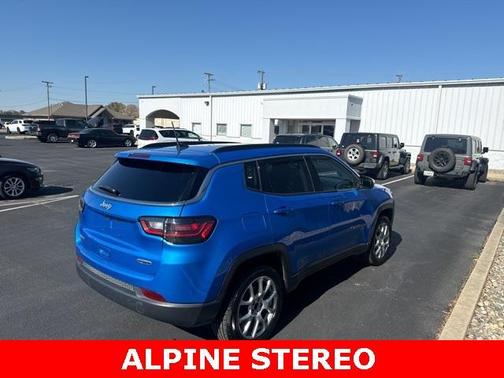 2022 Jeep Compass Latitude Lux