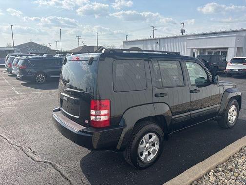 Brilliant Black Crystal Pearlcoat 2012 Jeep Liberty Sport