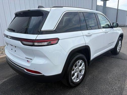 Bright White Clearcoat 2023 Jeep Grand Cherokee Limited