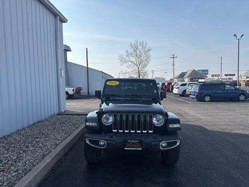 Black Clearcoat 2020 Jeep Gladiator Overland