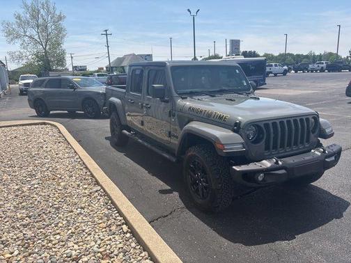 Sting Gray Clearcoat 2023 Jeep Gladiator Sport