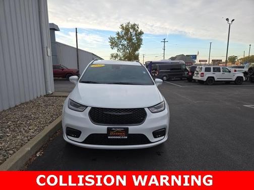 2021 Chrysler Pacifica Touring-L