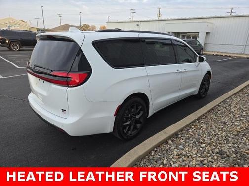 2021 Chrysler Pacifica Touring-L