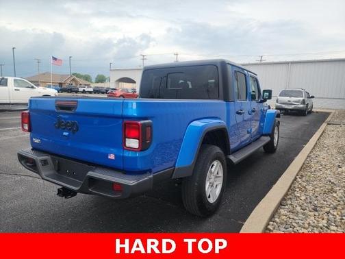 2022 Jeep Gladiator Sport