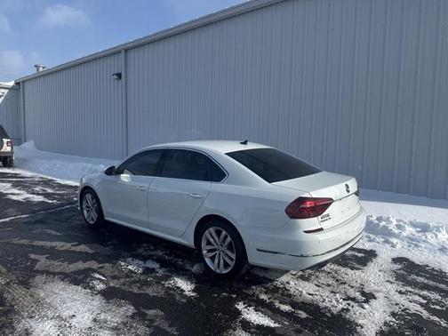 2018 Volkswagen Passat 2.0T SE w/ Technology