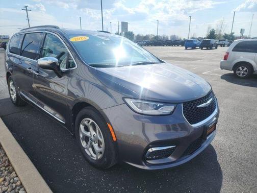 Granite Crystal Clearcoat Metallic 2023 Chrysler Pacifica Limited