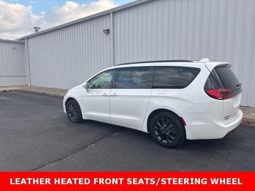 2021 Chrysler Pacifica Touring-L