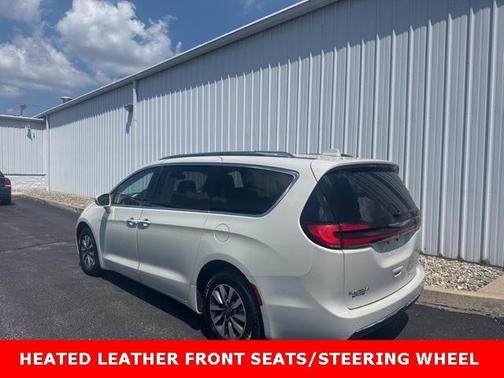 2021 Chrysler Pacifica Touring-L