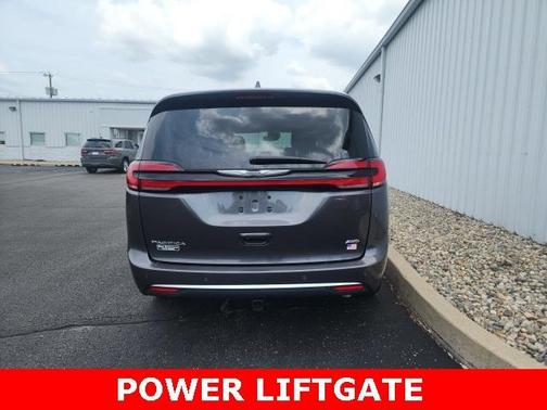 2023 Chrysler Pacifica Touring-L