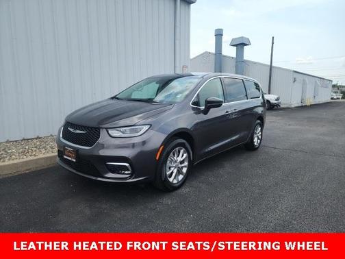 2023 Chrysler Pacifica Touring-L