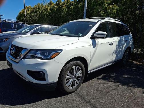 2020 Nissan Pathfinder S