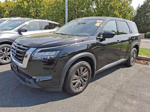 2024 Nissan Pathfinder S