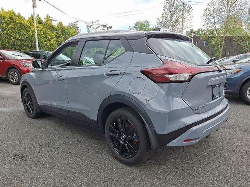 2022 Nissan Kicks SV