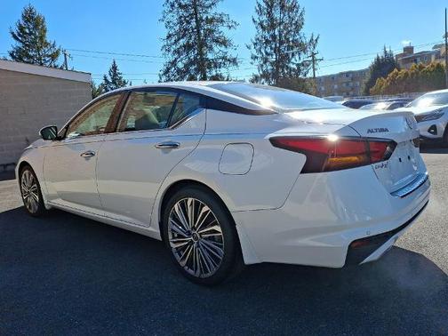 2023 Nissan Altima 2.5 SL