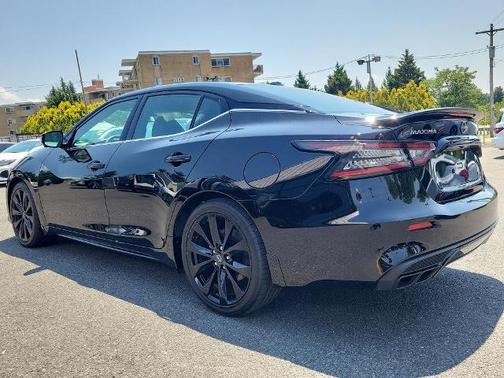 2023 Nissan Maxima SR