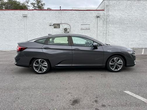 Photo 4 of 29 of 2018 Honda Clarity Plug-In Hybrid Base