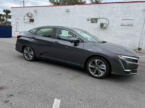 Photo 3 of 29 of 2018 Honda Clarity Plug-In Hybrid Base