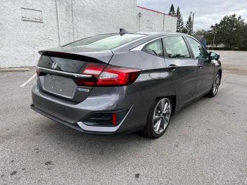 Photo 5 of 29 of 2018 Honda Clarity Plug-In Hybrid Base
