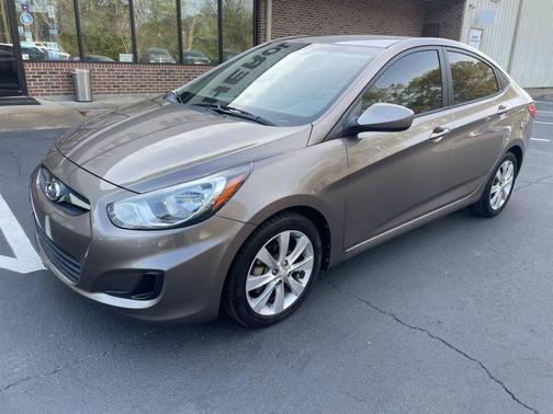Beige 2013 Hyundai Accent SE
