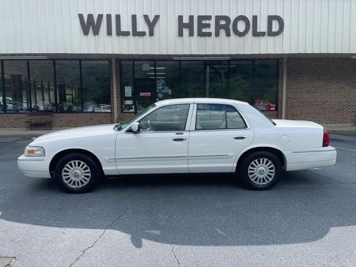 Photo 1 of 27 of 2007 Mercury Grand Marquis LS