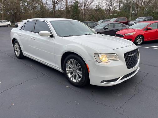 2017 Chrysler 300 Limited