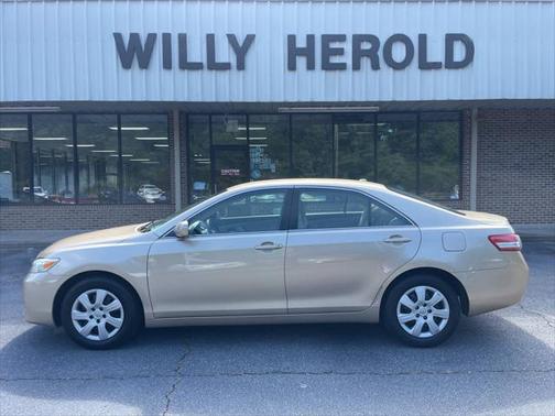 2010 Toyota Camry LE