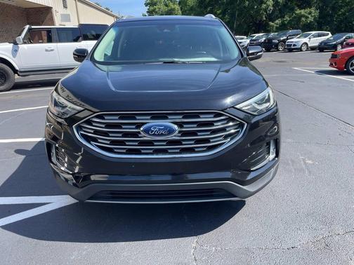 Black 2019 Ford Edge SEL