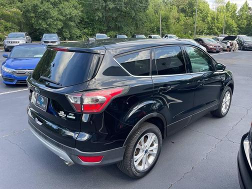 Black 2017 Ford Escape SE