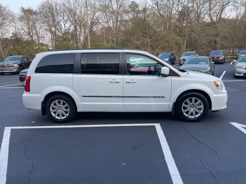 2014 Chrysler Town & Country Touring