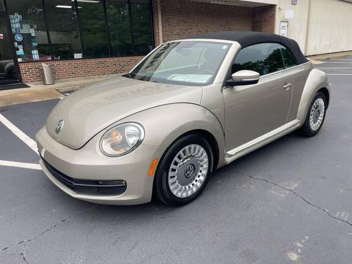 Beige 2016 Volkswagen Beetle 1.8T S