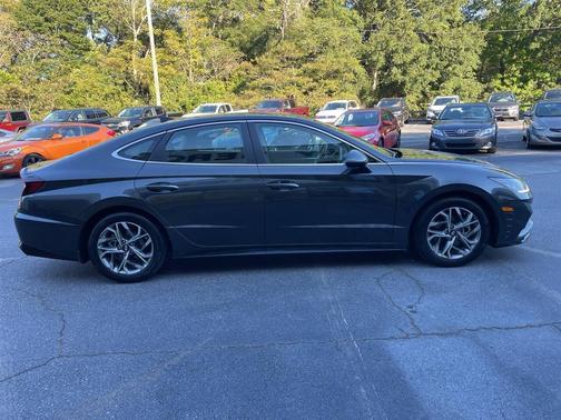 2022 Hyundai SONATA SEL