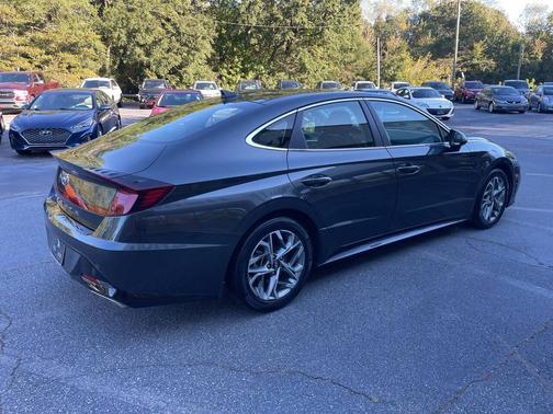 2022 Hyundai SONATA SEL