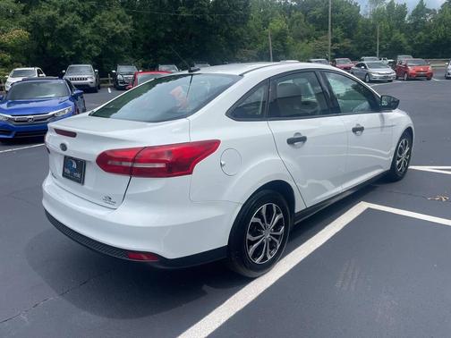White 2018 Ford Focus SE