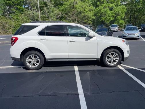 White 2017 Chevrolet Equinox 1LT