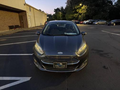 Magnetic Metallic 2016 Ford Fiesta SE