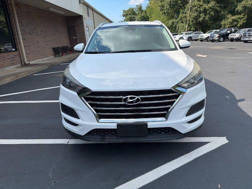 White 2019 Hyundai TUCSON Value AWD 4dr SUV